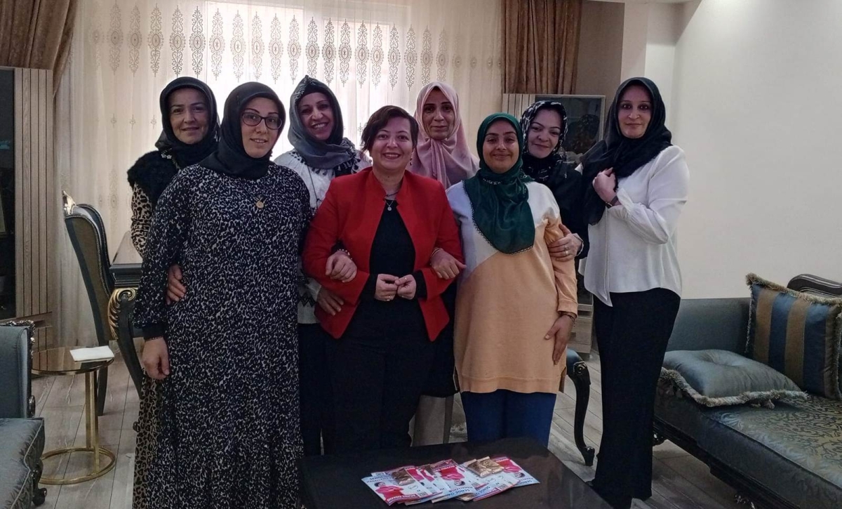 Sakarya İli Adapazarı İlçesi Güneşler Merkez Mahallesi Muhtar Adayı Duygu Yavuz FISILTI HABERLERİ'NDE İŞTE O KARELER