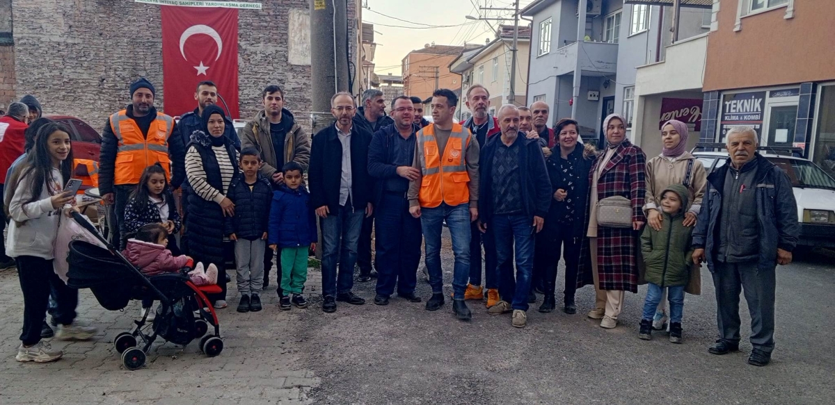 Sakarya İli Adapazarı İlçesi Güneşler Merkez Mahallesi Muhtar Adayı Duygu Yavuz FISILTI HABERLERİ'NDE İŞTE O KARELER