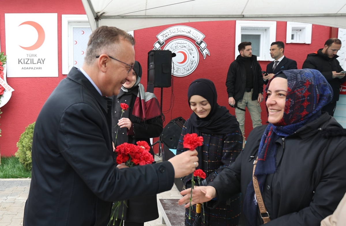 Adapazarı Sevgi Butiği Açıldı ( GÜNÜN ÖNE ÇIKAN FOTOĞRAFLARI )