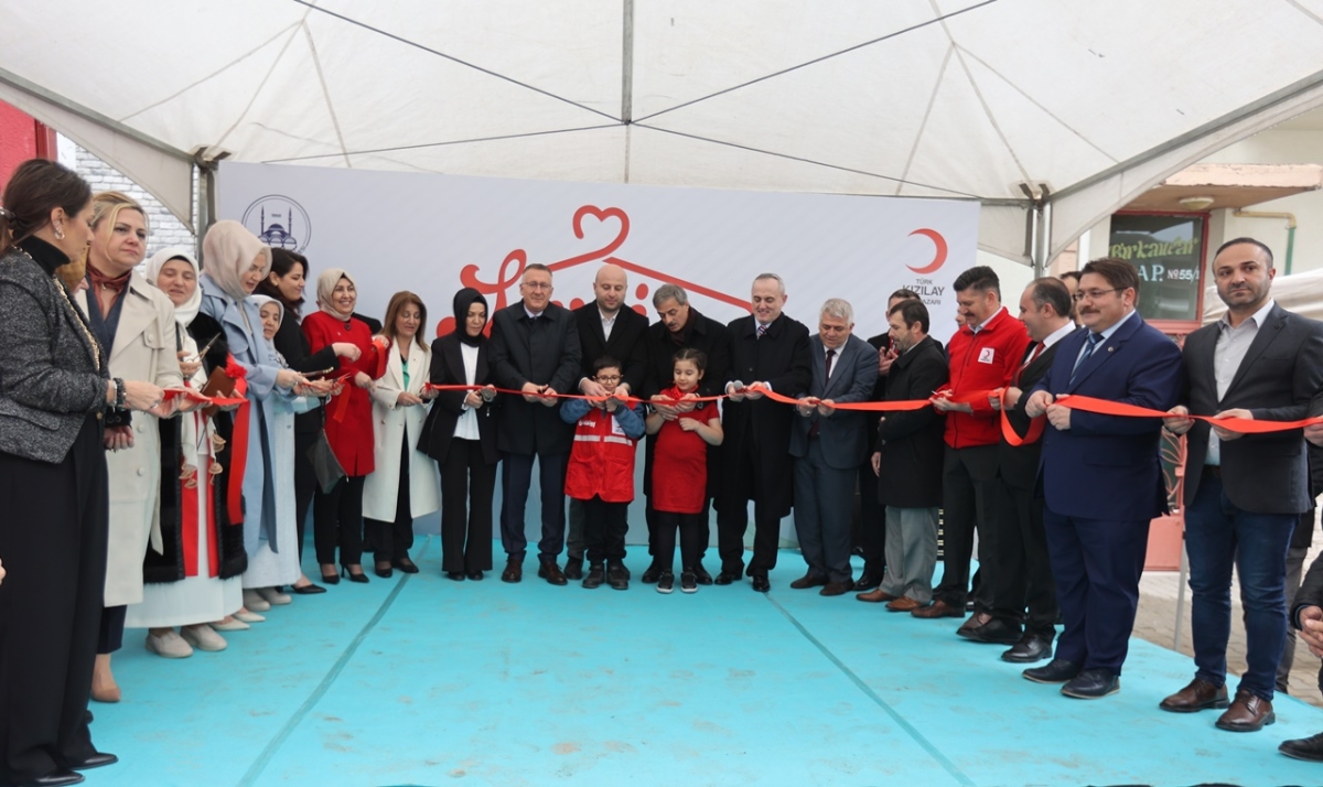 Adapazarı Sevgi Butiği Açıldı ( GÜNÜN ÖNE ÇIKAN FOTOĞRAFLARI )