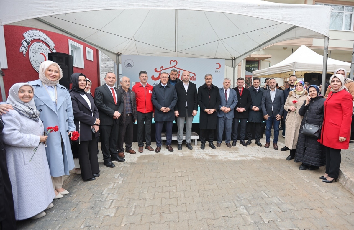 Adapazarı Sevgi Butiği Açıldı ( GÜNÜN ÖNE ÇIKAN FOTOĞRAFLARI )