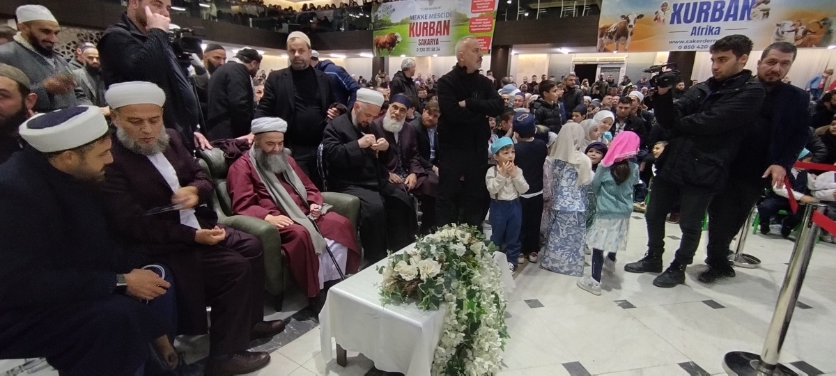 Sakarya'da Cübbeli Ahmet Mahmut Ünlü Hoca izdihamı yaşandı