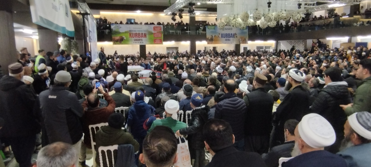 Sakarya'da Cübbeli Ahmet Mahmut Ünlü Hoca izdihamı yaşandı