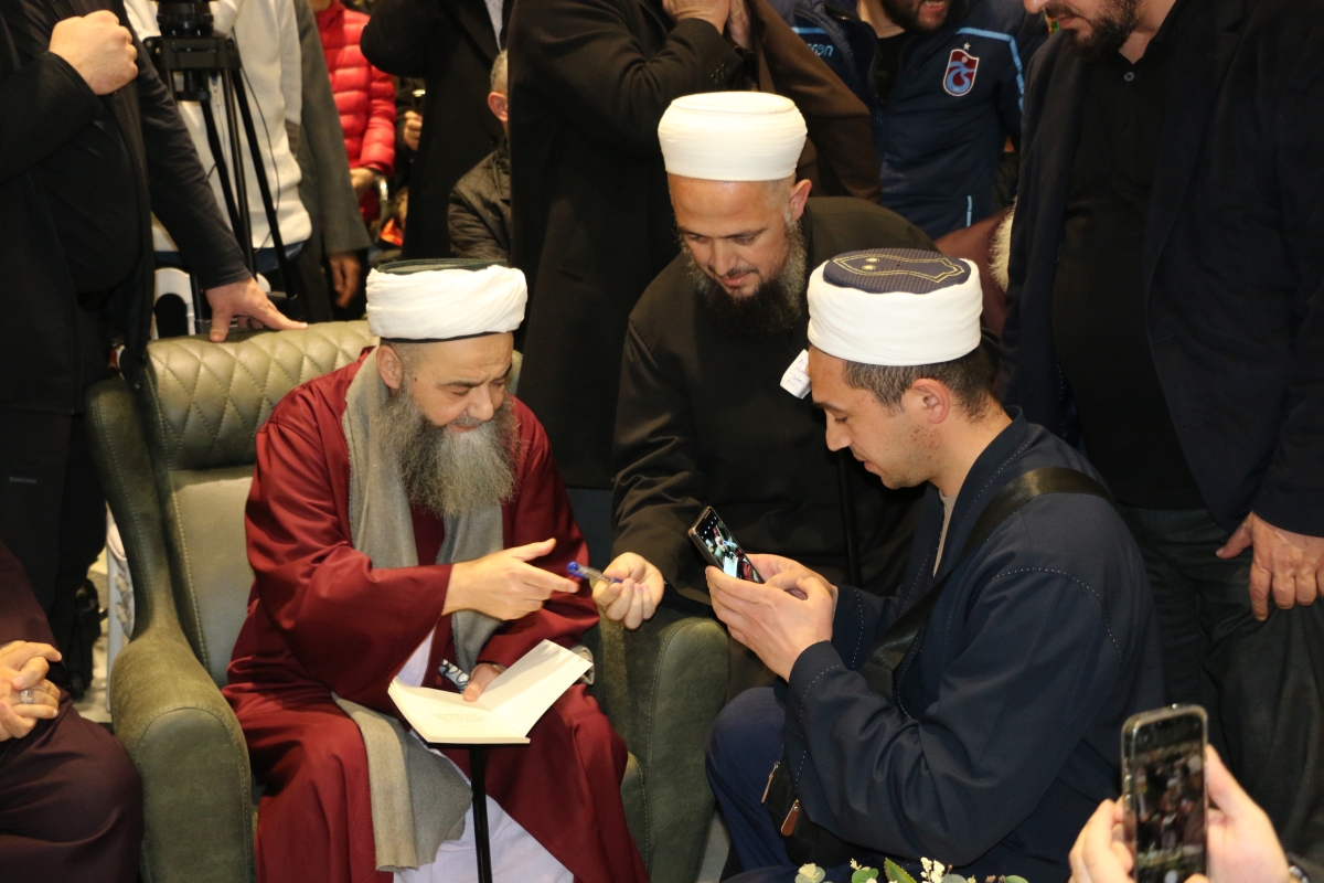 Sakarya'da Cübbeli Ahmet Mahmut Ünlü Hoca izdihamı yaşandı