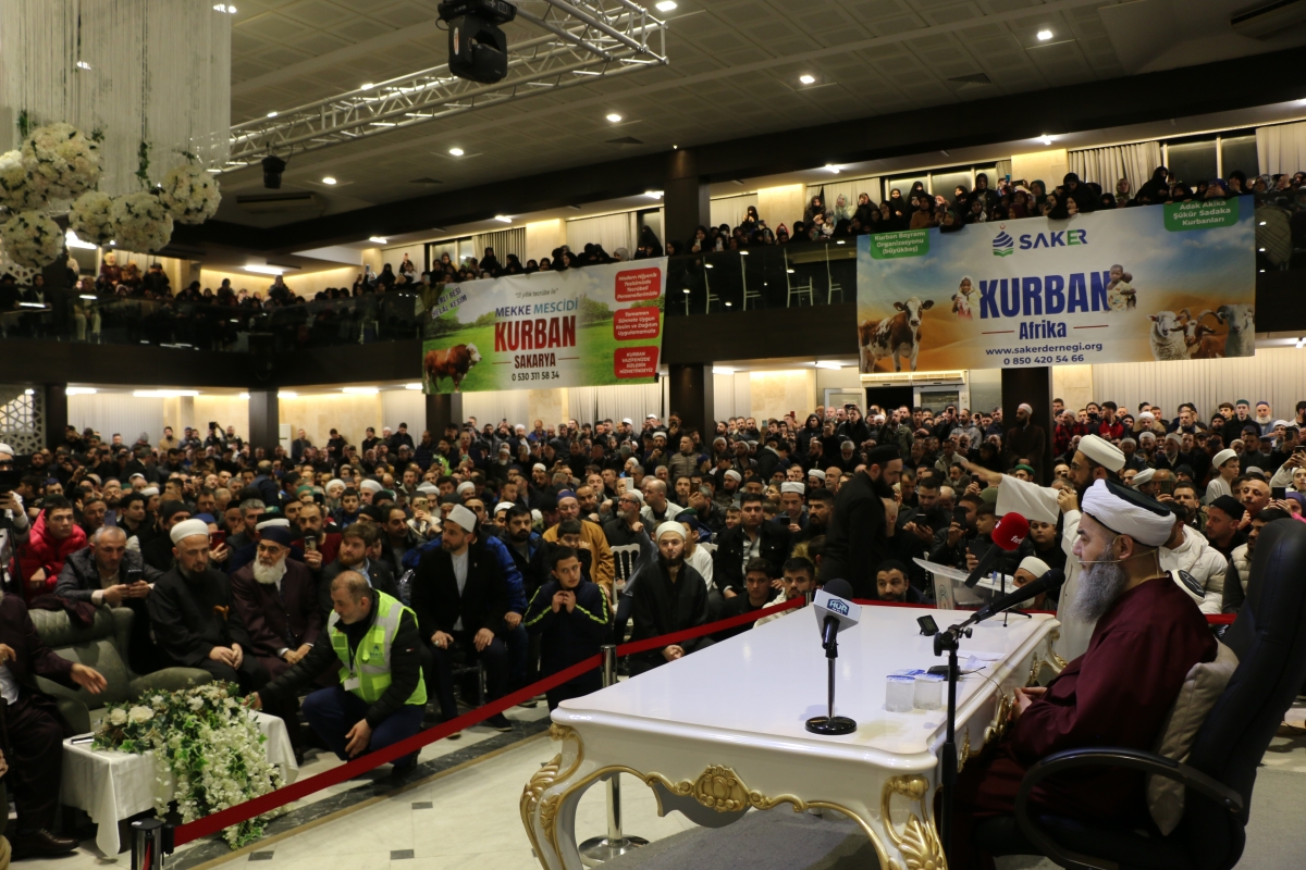 Sakarya'da Cübbeli Ahmet Mahmut Ünlü Hoca izdihamı yaşandı