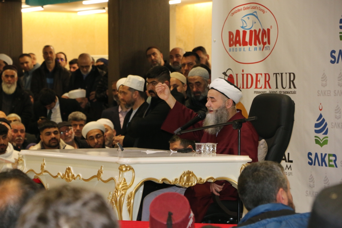 Sakarya'da Cübbeli Ahmet Mahmut Ünlü Hoca izdihamı yaşandı