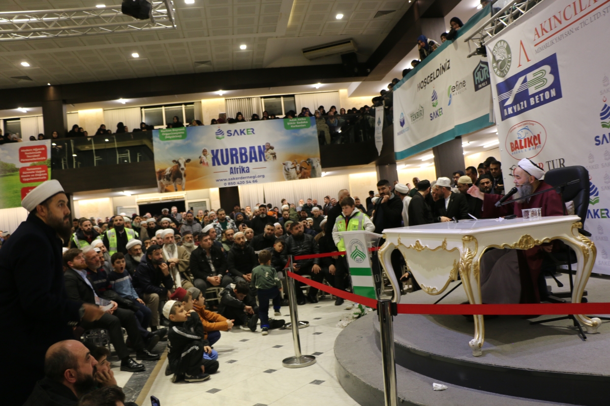 Sakarya'da Cübbeli Ahmet Mahmut Ünlü Hoca izdihamı yaşandı