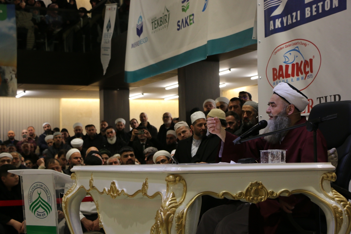 Sakarya'da Cübbeli Ahmet Mahmut Ünlü Hoca izdihamı yaşandı