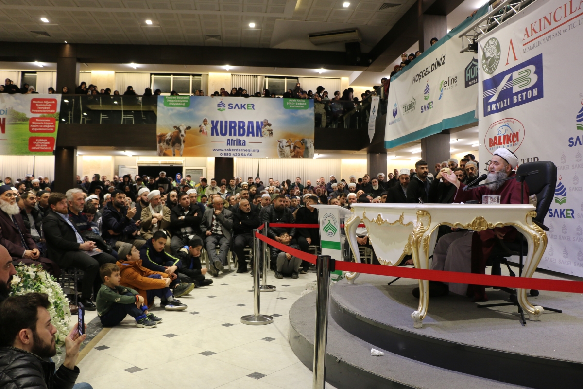 Sakarya'da Cübbeli Ahmet Mahmut Ünlü Hoca izdihamı yaşandı