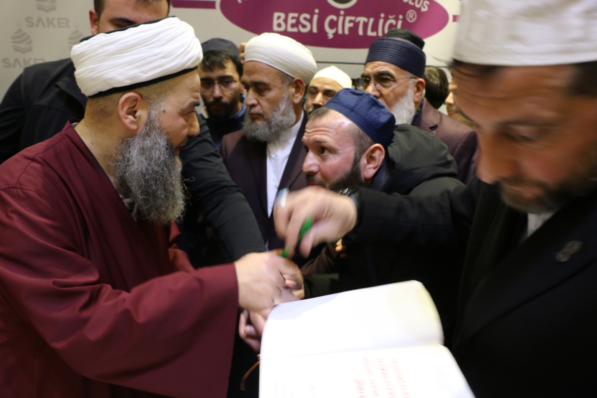 Sakarya'da Cübbeli Ahmet Mahmut Ünlü Hoca izdihamı yaşandı