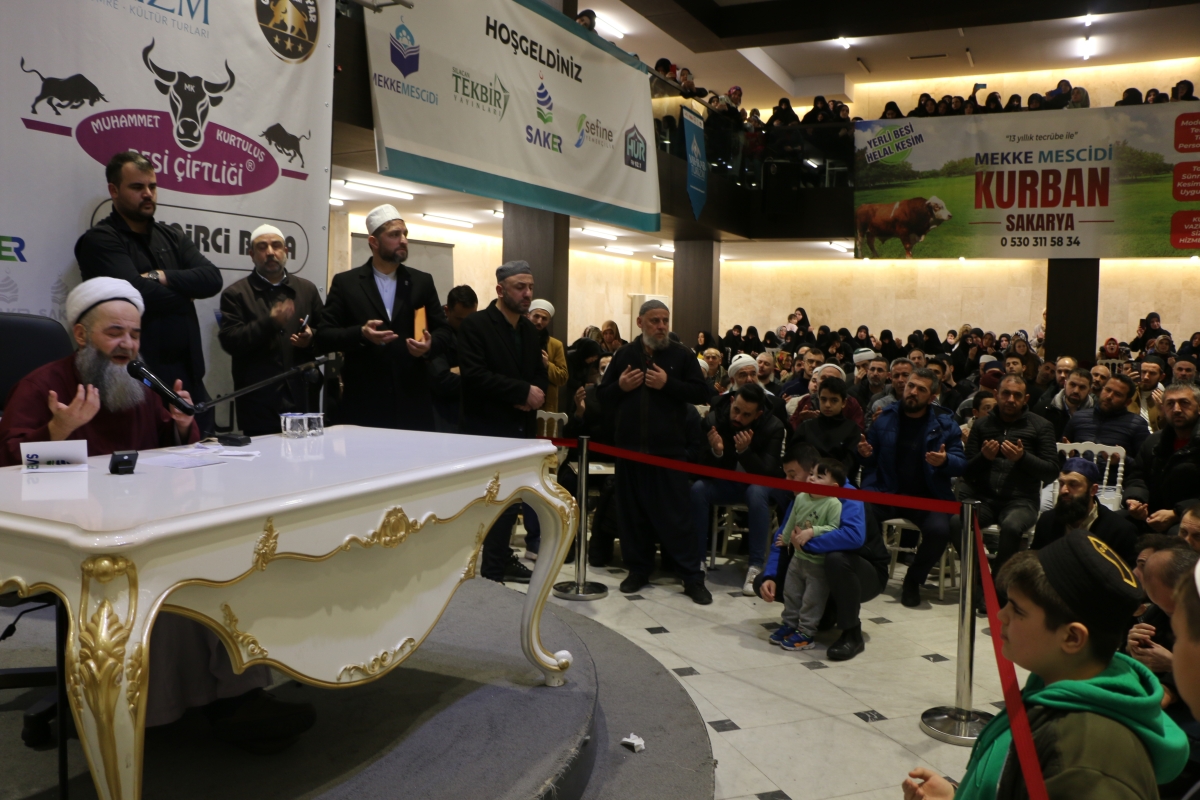 Sakarya'da Cübbeli Ahmet Mahmut Ünlü Hoca izdihamı yaşandı