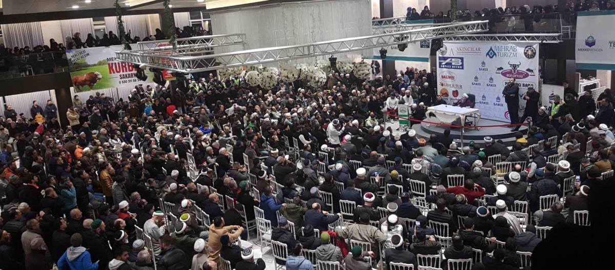 Sakarya'da Cübbeli Ahmet Mahmut Ünlü Hoca izdihamı yaşandı
