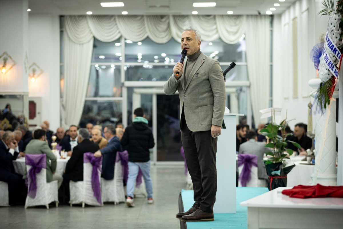 TURGUT BAŞKAN BABAOĞLU GENÇ KARADENİZLİLER GECESİNDE HORON OYNADI ( GÜNÜN ÖNE ÇIKAN KARELERİ )