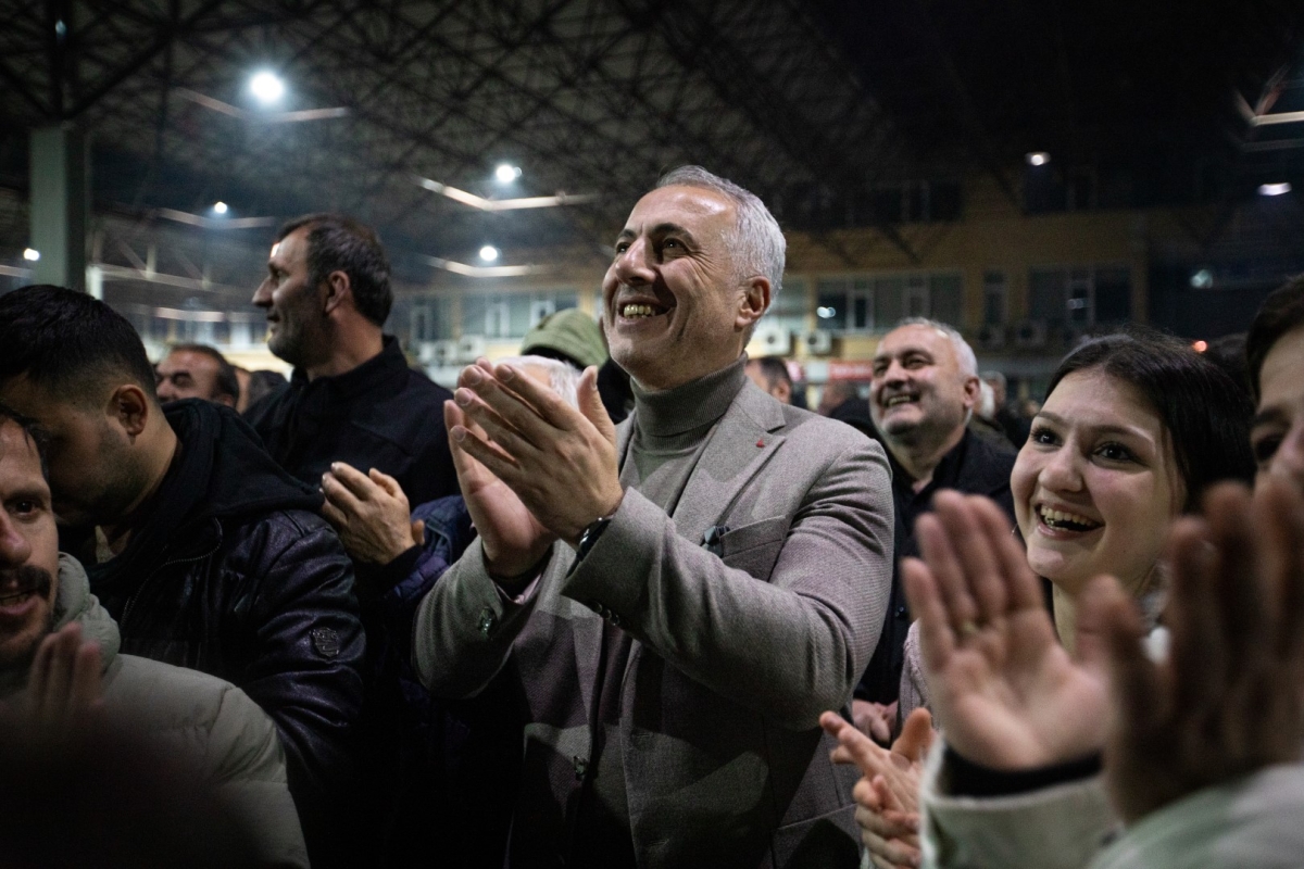 TURGUT BAŞKAN BABAOĞLU GENÇ KARADENİZLİLER GECESİNDE HORON OYNADI ( GÜNÜN ÖNE ÇIKAN KARELERİ )