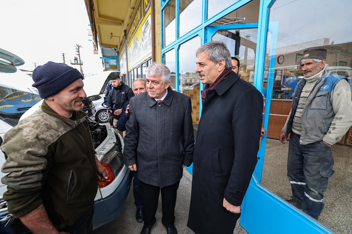 Yusuf Alemdar Modern Sanayi esnafını ziyaret etti; “Şehrimiz esnafının yanında olmaya devam edeceğiz” ( GÜNÜN ÖNE ÇIKAN FOTOĞRAFLARI )