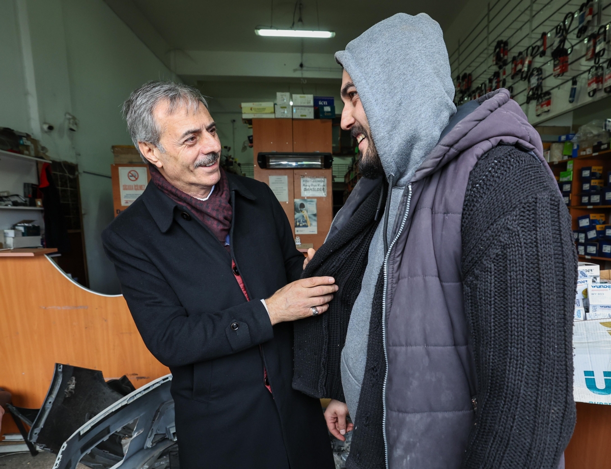 Yusuf Alemdar Modern Sanayi esnafını ziyaret etti; “Şehrimiz esnafının yanında olmaya devam edeceğiz” ( GÜNÜN ÖNE ÇIKAN FOTOĞRAFLARI )