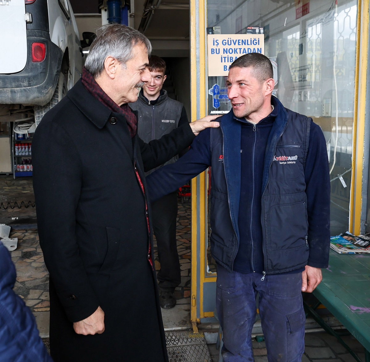Yusuf Alemdar Modern Sanayi esnafını ziyaret etti; “Şehrimiz esnafının yanında olmaya devam edeceğiz” ( GÜNÜN ÖNE ÇIKAN FOTOĞRAFLARI )