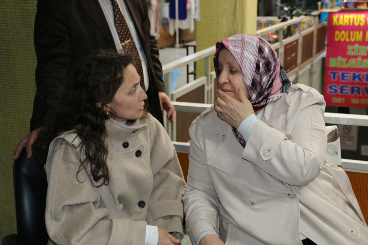 CHP Serdivan Belediye Başkan Adayı Aydoğan Arslan ile CHP Sapanca Belediye Başkan Adayı Azize Çeroğlu 14 Mart Tıp Bayramı Kutlamalarında SASÇED Başkanı Mahmure Çolak'ı Makamında Ziyaret Ettiler