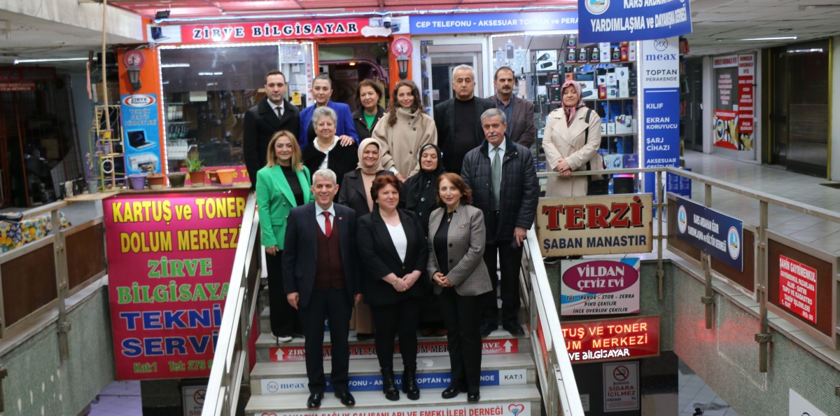 CHP Serdivan Belediye Başkan Adayı Aydoğan Arslan ile CHP Sapanca Belediye Başkan Adayı Azize Çeroğlu 14 Mart Tıp Bayramı Kutlamalarında SASÇED Başkanı Mahmure Çolak'ı Makamında Ziyaret Ettiler