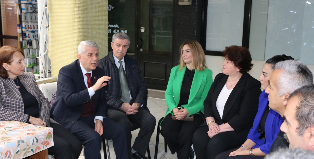 CHP Serdivan Belediye Başkan Adayı Aydoğan Arslan ile CHP Sapanca Belediye Başkan Adayı Azize Çeroğlu 14 Mart Tıp Bayramı Kutlamalarında SASÇED Başkanı Mahmure Çolak'ı Makamında Ziyaret Ettiler
