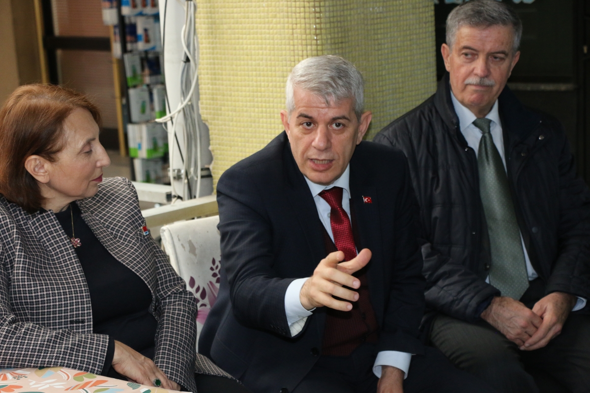 CHP Serdivan Belediye Başkan Adayı Aydoğan Arslan ile CHP Sapanca Belediye Başkan Adayı Azize Çeroğlu 14 Mart Tıp Bayramı Kutlamalarında SASÇED Başkanı Mahmure Çolak'ı Makamında Ziyaret Ettiler