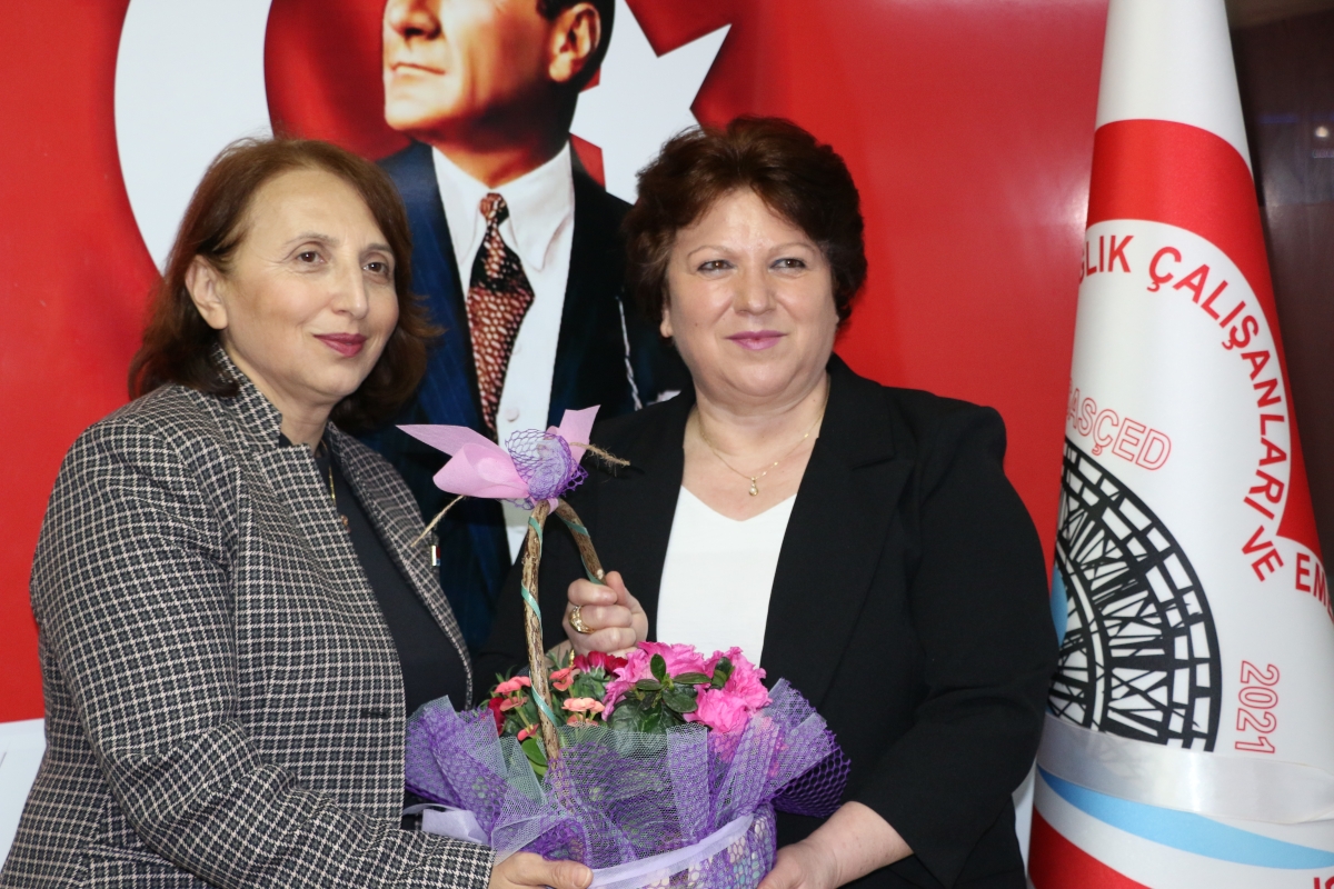 CHP Serdivan Belediye Başkan Adayı Aydoğan Arslan ile CHP Sapanca Belediye Başkan Adayı Azize Çeroğlu 14 Mart Tıp Bayramı Kutlamalarında SASÇED Başkanı Mahmure Çolak'ı Makamında Ziyaret Ettiler