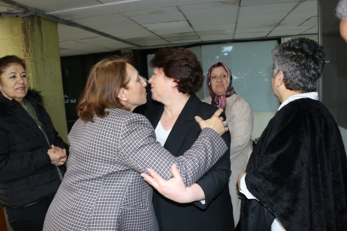 CHP Serdivan Belediye Başkan Adayı Aydoğan Arslan ile CHP Sapanca Belediye Başkan Adayı Azize Çeroğlu 14 Mart Tıp Bayramı Kutlamalarında SASÇED Başkanı Mahmure Çolak'ı Makamında Ziyaret Ettiler