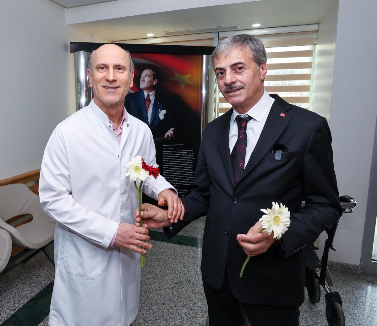 Başkan Adayı Alemdar, Tıp Bayramı’nda müjdesini paylaştı: “7/24 hizmet sunacak Çocuk Kliniği’ni şehrimize kazandıracağız ( GÜNÜN ÖNE ÇIKAN FOTOĞRAFLARI 9