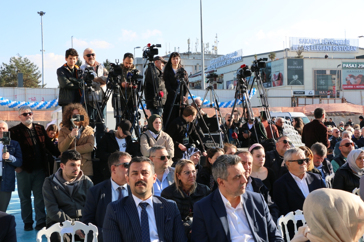 Ada Hayat Yerinde Kentsel Dönüşüm Projesi Temel Atma Töreni Bakan Mehmet Özhaseki' Katılımları ile Sakarya'da Gerçekleşti ( İŞTE GÜNÜN ÖNE ÇIKAN FOTOĞRAFLARI )