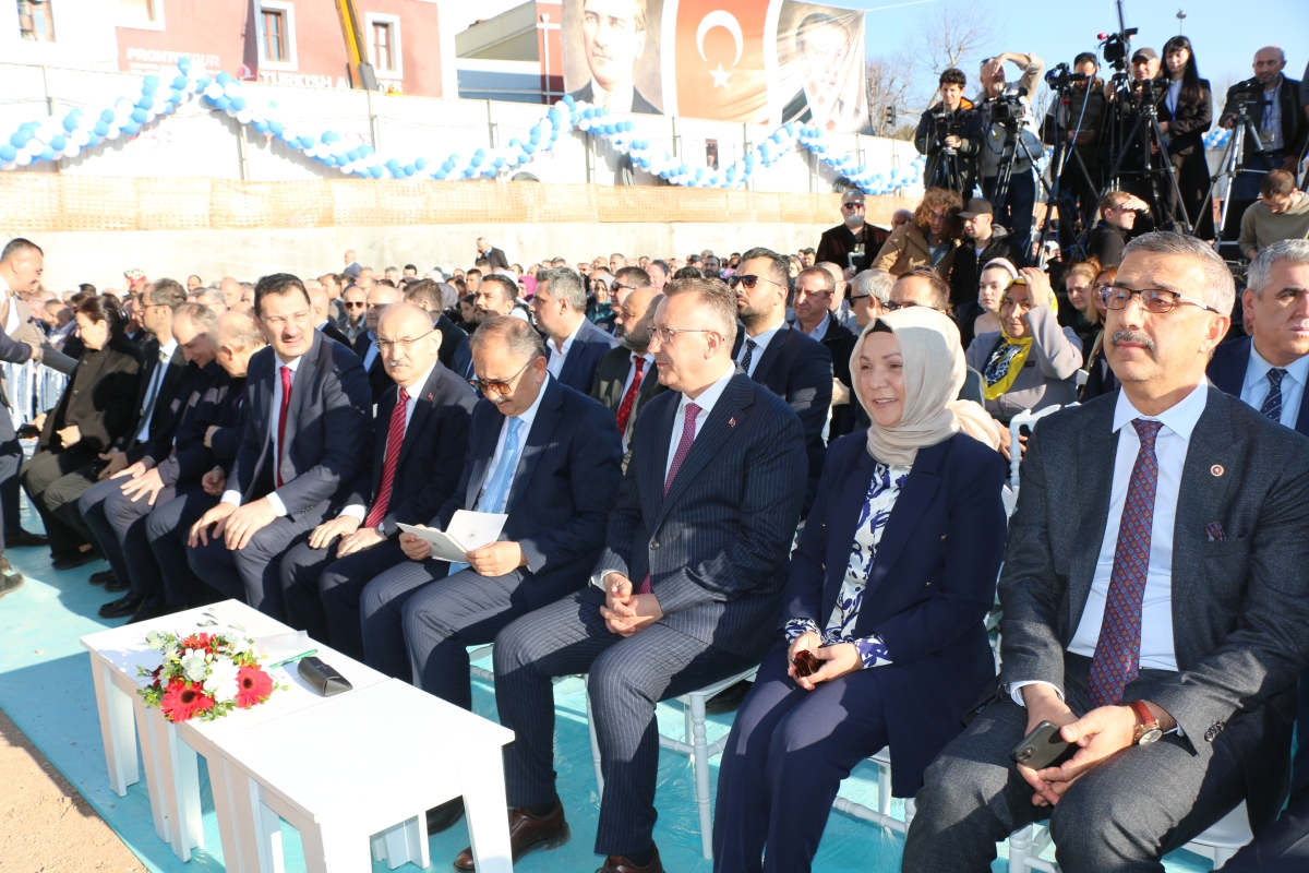 Ada Hayat Yerinde Kentsel Dönüşüm Projesi Temel Atma Töreni Bakan Mehmet Özhaseki' Katılımları ile Sakarya'da Gerçekleşti ( İŞTE GÜNÜN ÖNE ÇIKAN FOTOĞRAFLARI )