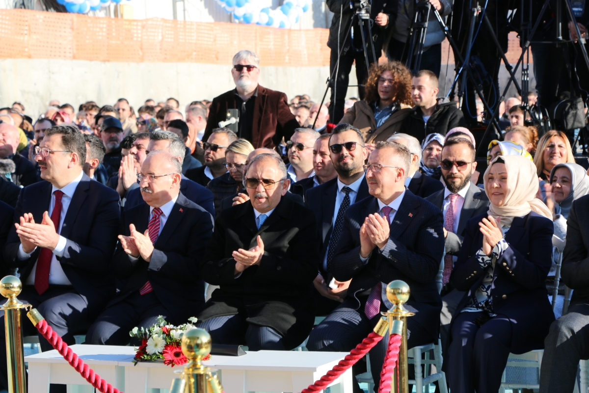 Ada Hayat Yerinde Kentsel Dönüşüm Projesi Temel Atma Töreni Bakan Mehmet Özhaseki' Katılımları ile Sakarya'da Gerçekleşti ( İŞTE GÜNÜN ÖNE ÇIKAN FOTOĞRAFLARI )