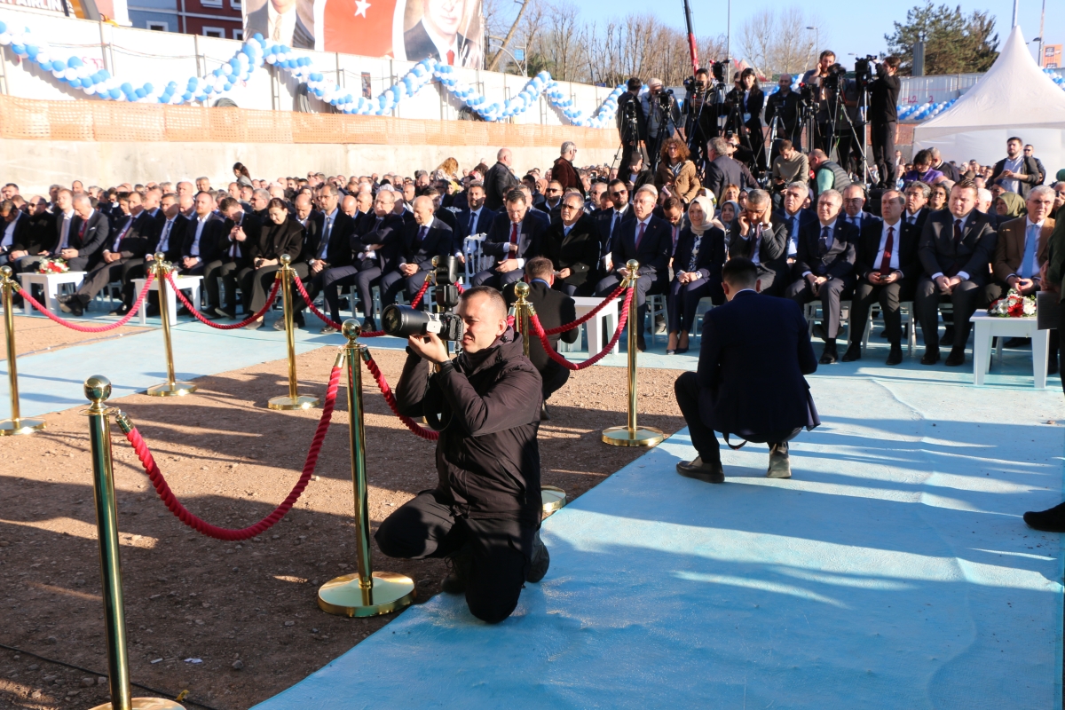 Ada Hayat Yerinde Kentsel Dönüşüm Projesi Temel Atma Töreni Bakan Mehmet Özhaseki' Katılımları ile Sakarya'da Gerçekleşti ( İŞTE GÜNÜN ÖNE ÇIKAN FOTOĞRAFLARI )