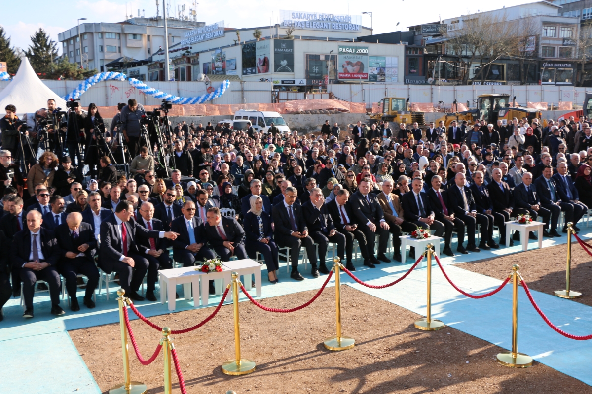 Ada Hayat Yerinde Kentsel Dönüşüm Projesi Temel Atma Töreni Bakan Mehmet Özhaseki' Katılımları ile Sakarya'da Gerçekleşti ( İŞTE GÜNÜN ÖNE ÇIKAN FOTOĞRAFLARI )
