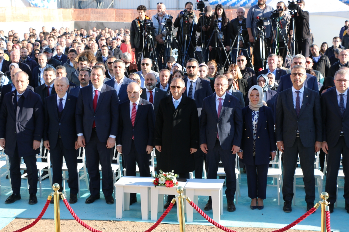 Ada Hayat Yerinde Kentsel Dönüşüm Projesi Temel Atma Töreni Bakan Mehmet Özhaseki' Katılımları ile Sakarya'da Gerçekleşti ( İŞTE GÜNÜN ÖNE ÇIKAN FOTOĞRAFLARI )
