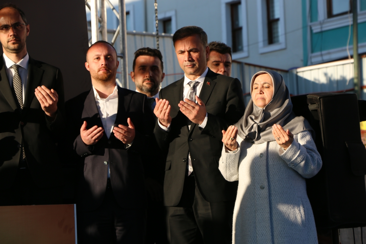 Ada Hayat Yerinde Kentsel Dönüşüm Projesi Temel Atma Töreni Bakan Mehmet Özhaseki' Katılımları ile Sakarya'da Gerçekleşti ( İŞTE GÜNÜN ÖNE ÇIKAN FOTOĞRAFLARI )