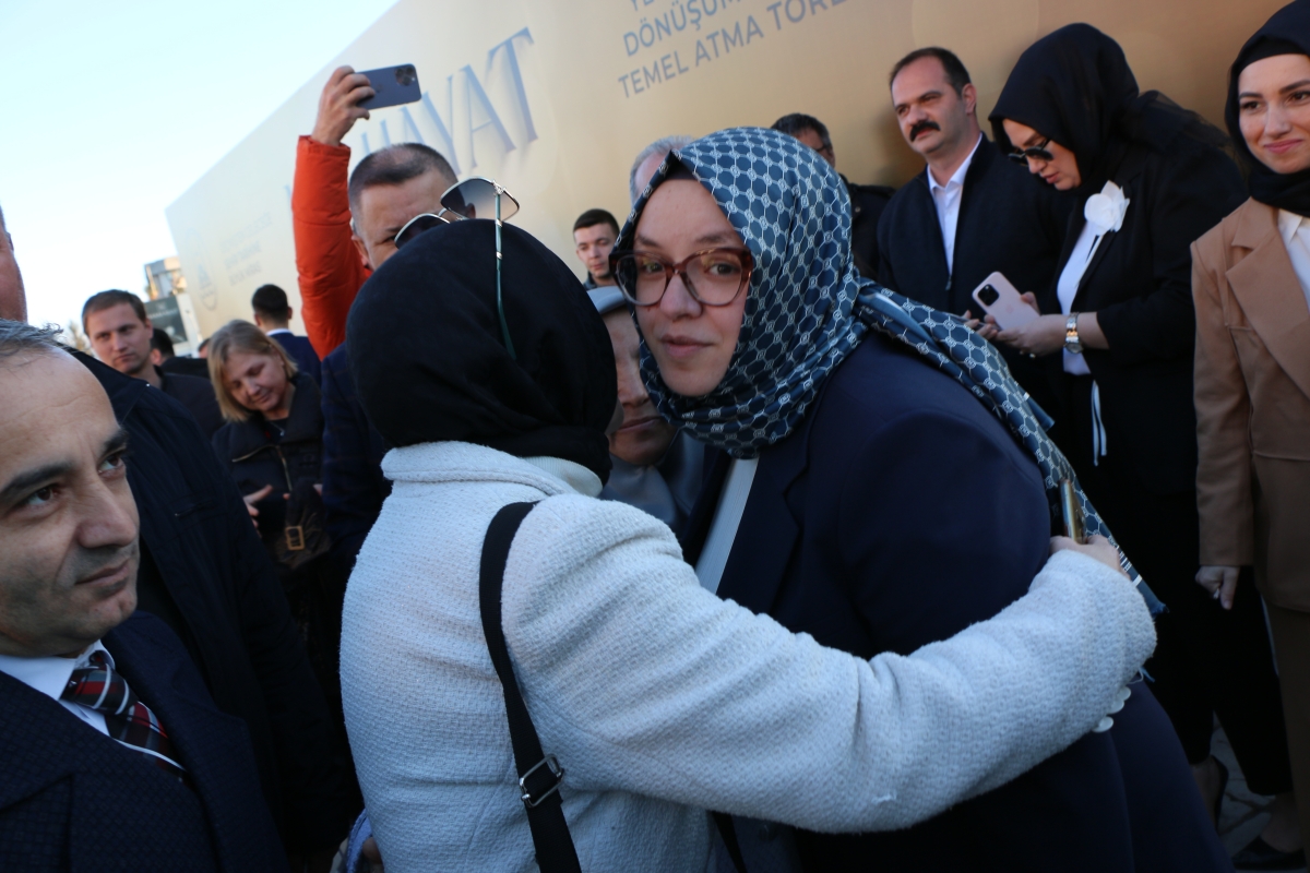Ada Hayat Yerinde Kentsel Dönüşüm Projesi Temel Atma Töreni Bakan Mehmet Özhaseki' Katılımları ile Sakarya'da Gerçekleşti ( İŞTE GÜNÜN ÖNE ÇIKAN FOTOĞRAFLARI )