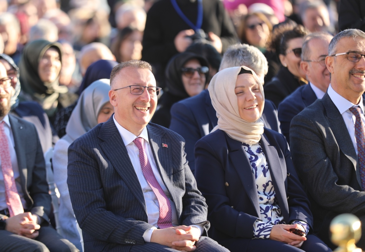 Ada Hayat Yerinde Kentsel Dönüşüm Projesi Temel Atma Töreni Bakan Mehmet Özhaseki' Katılımları ile Sakarya'da Gerçekleşti ( İŞTE GÜNÜN ÖNE ÇIKAN FOTOĞRAFLARI )