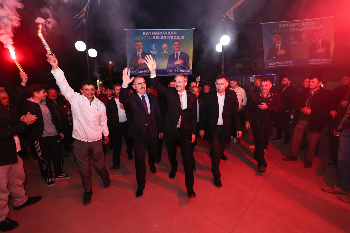 Ak Parti Sakarya Büyükşehir Belediye Başkan Adayı Yusuf Alemdar “Şehrimizi her alanda kalkındıracak hamleleri hayata geçirmeye kararlıyız” ( GÜNÜN ÖNE ÇIKAN FOTOĞRAFLARI )