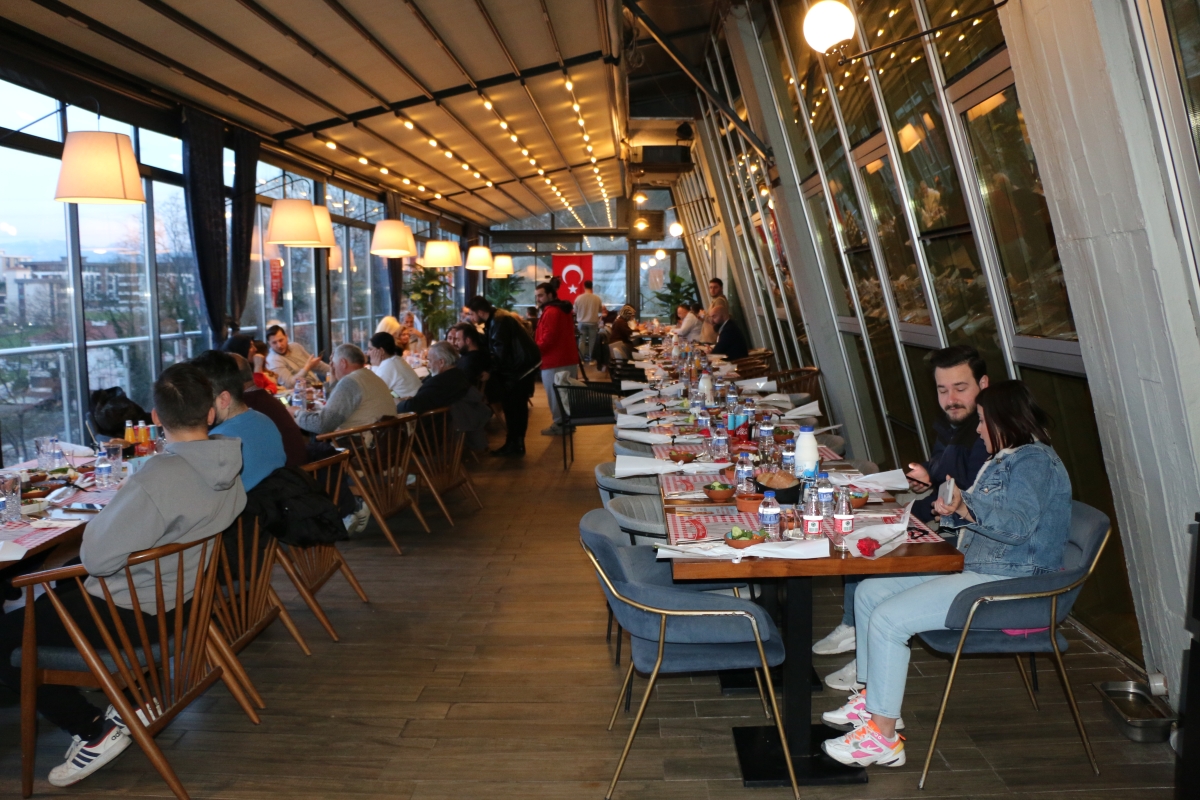 Dr. Aydoğan Arslan yerel basınla iftarda bir araya geldi ( GÜNÜN ÖNE ÇIKAN PROĞRAMLARI )