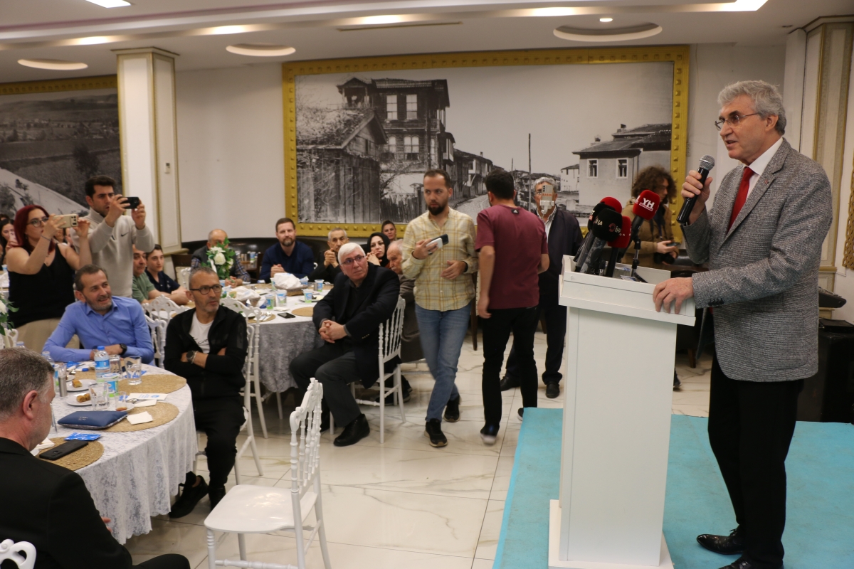 Sakarya Büyükşehir Belediye Başkanı Ekrem Yüce'nin Basına Veda Yemeği (GECEYE DAMGASINI VURAN HATIRA FOTOĞRAFLARI )