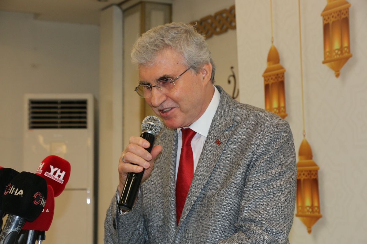Sakarya Büyükşehir Belediye Başkanı Ekrem Yüce'nin Basına Veda Yemeği (GECEYE DAMGASINI VURAN HATIRA FOTOĞRAFLARI )