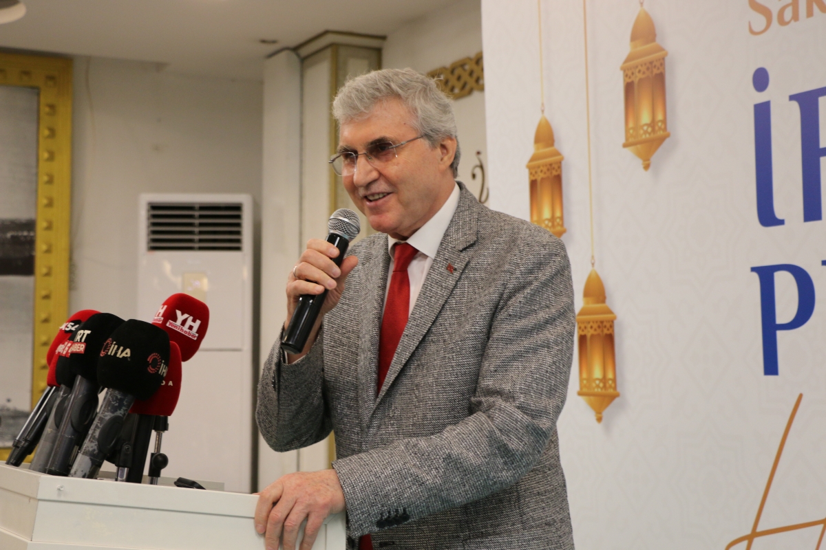 Sakarya Büyükşehir Belediye Başkanı Ekrem Yüce'nin Basına Veda Yemeği (GECEYE DAMGASINI VURAN HATIRA FOTOĞRAFLARI )
