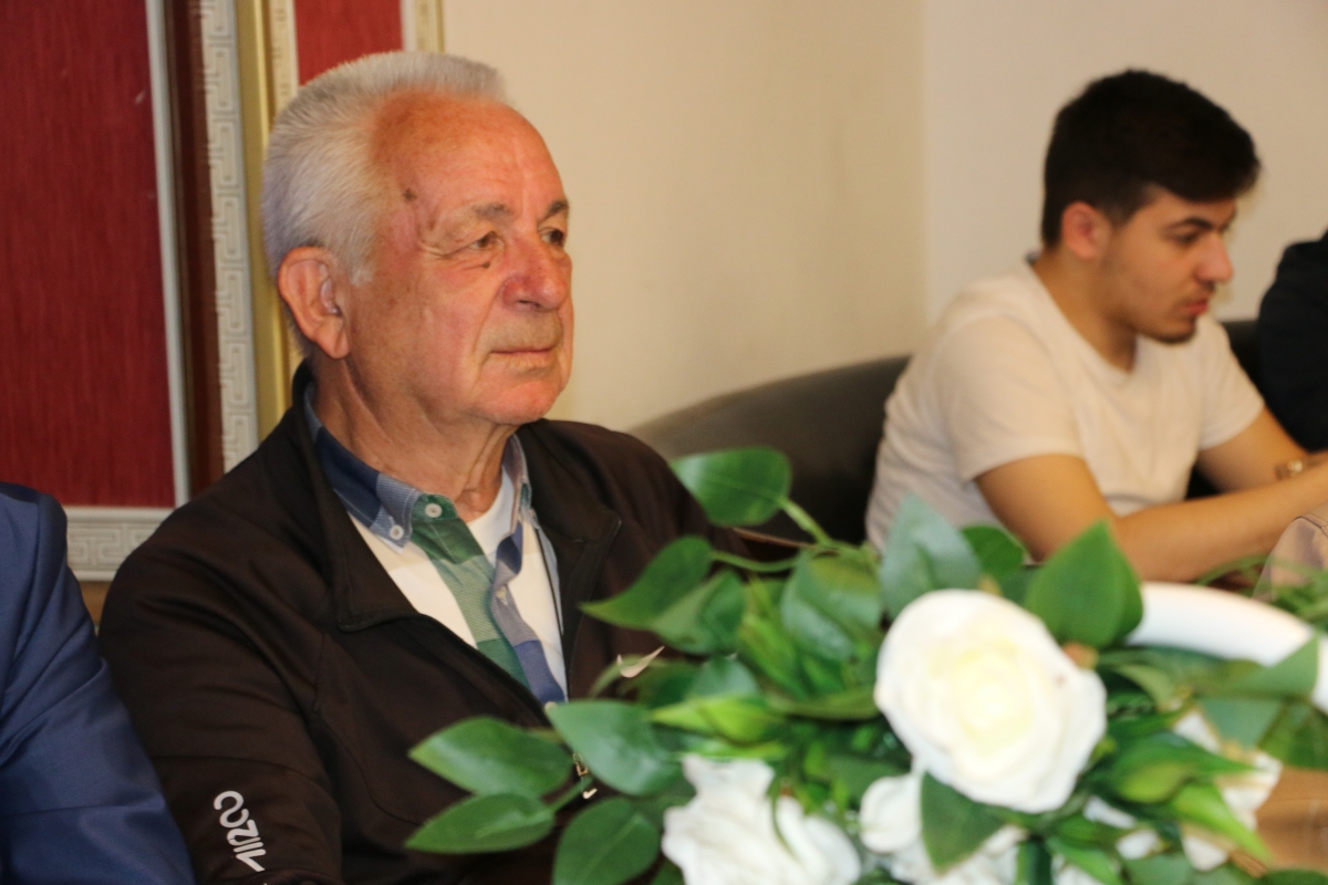 Sakarya Büyükşehir Belediye Başkanı Ekrem Yüce'nin Basına Veda Yemeği (GECEYE DAMGASINI VURAN HATIRA FOTOĞRAFLARI )