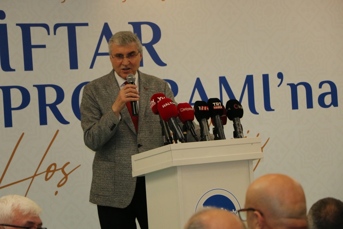 Sakarya Büyükşehir Belediye Başkanı Ekrem Yüce'nin Basına Veda Yemeği (GECEYE DAMGASINI VURAN HATIRA FOTOĞRAFLARI )