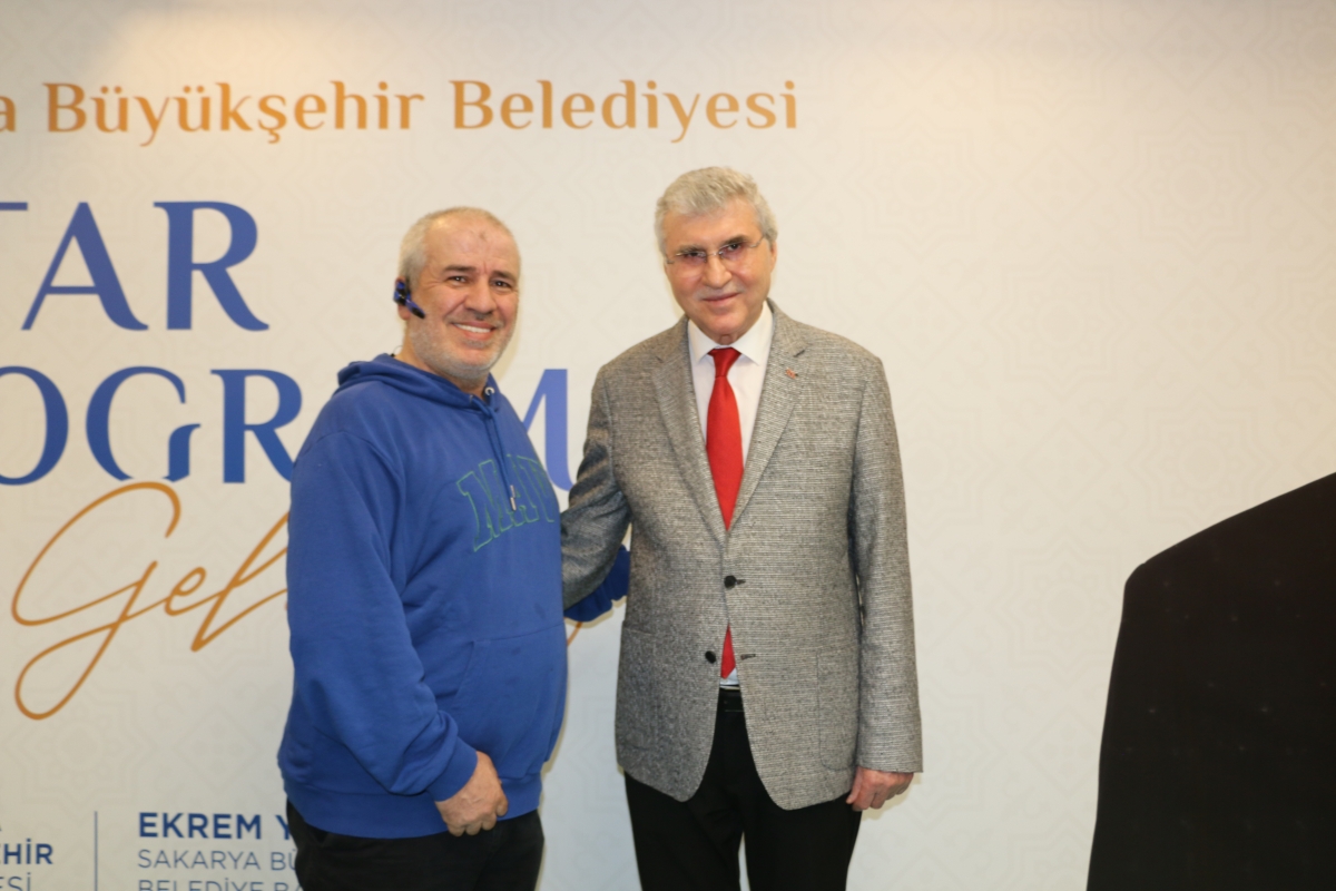 Sakarya Büyükşehir Belediye Başkanı Ekrem Yüce'nin Basına Veda Yemeği (GECEYE DAMGASINI VURAN HATIRA FOTOĞRAFLARI )