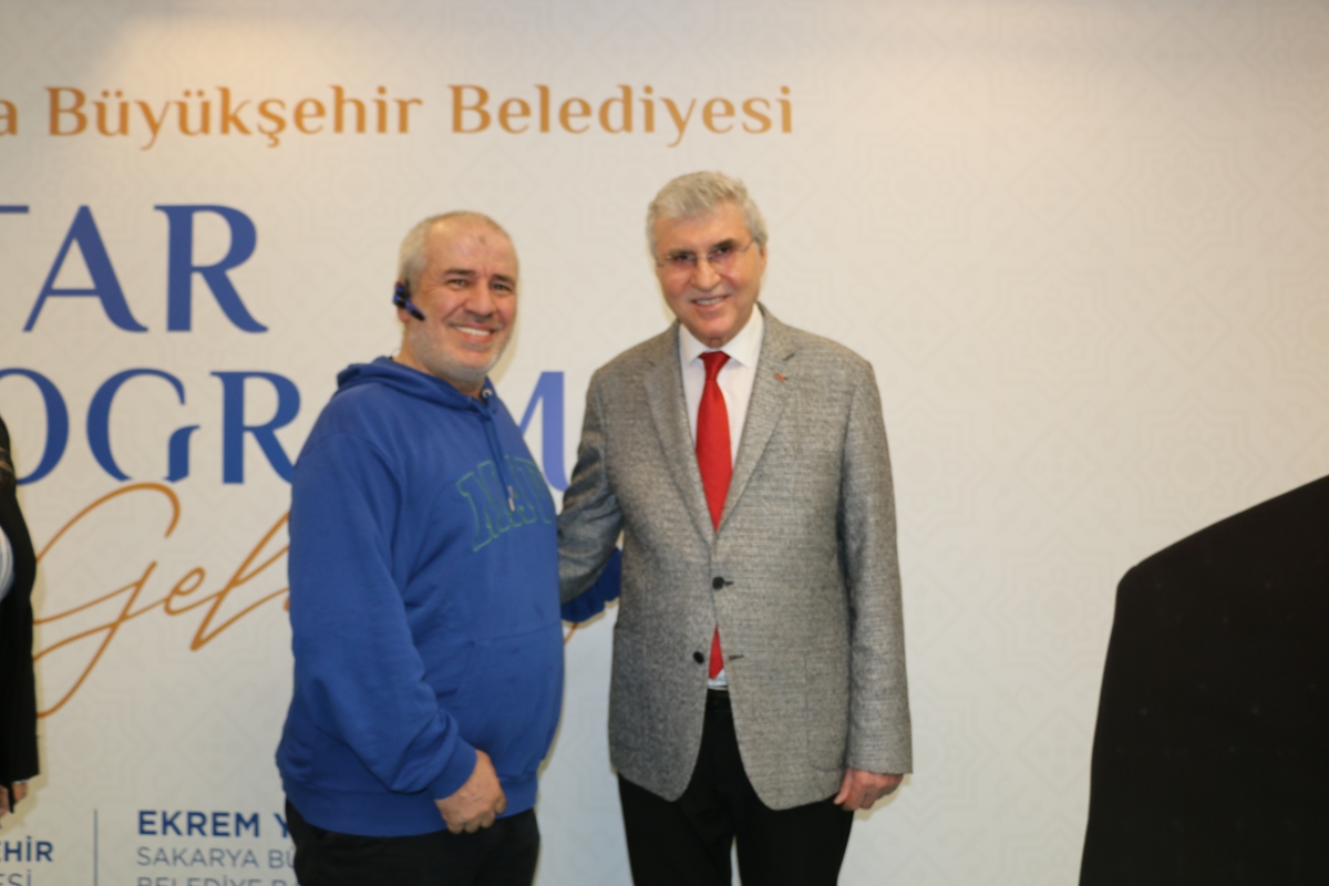 Sakarya Büyükşehir Belediye Başkanı Ekrem Yüce'nin Basına Veda Yemeği (GECEYE DAMGASINI VURAN HATIRA FOTOĞRAFLARI )