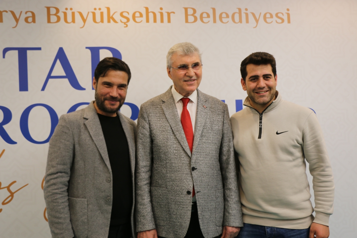 Sakarya Büyükşehir Belediye Başkanı Ekrem Yüce'nin Basına Veda Yemeği (GECEYE DAMGASINI VURAN HATIRA FOTOĞRAFLARI )