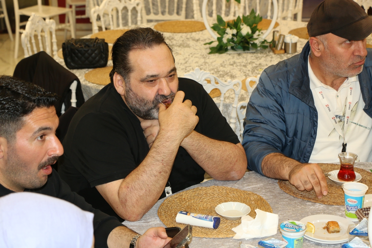 Sakarya Büyükşehir Belediye Başkanı Ekrem Yüce'nin Basına Veda Yemeği (GECEYE DAMGASINI VURAN HATIRA FOTOĞRAFLARI )