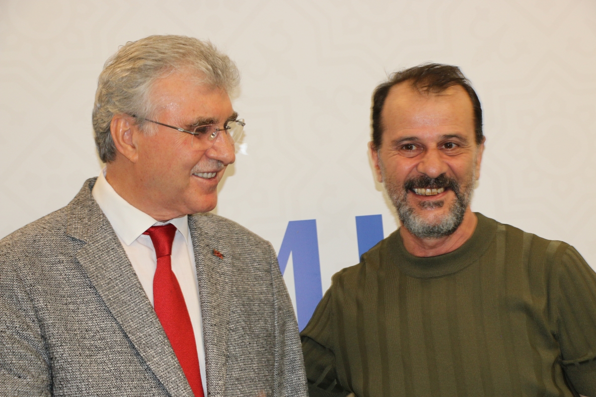 Sakarya Büyükşehir Belediye Başkanı Ekrem Yüce'nin Basına Veda Yemeği (GECEYE DAMGASINI VURAN HATIRA FOTOĞRAFLARI )