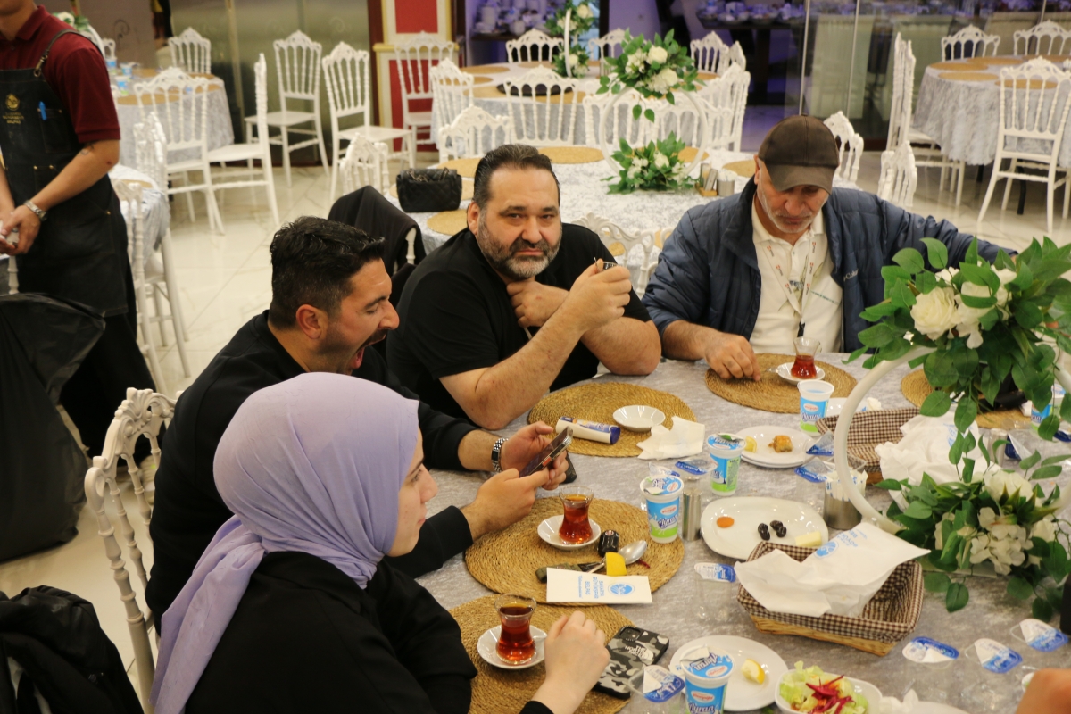 Sakarya Büyükşehir Belediye Başkanı Ekrem Yüce'nin Basına Veda Yemeği (GECEYE DAMGASINI VURAN HATIRA FOTOĞRAFLARI )